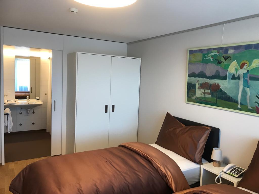Schueuer Restaurant & Kultur Hotel Steffisburg ภายนอก รูปภาพ